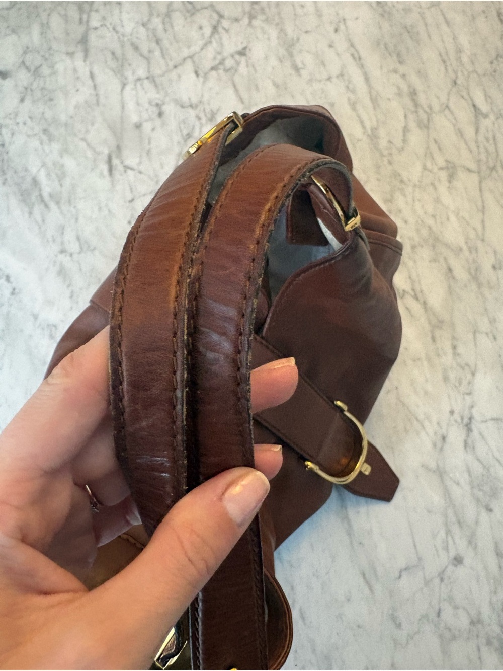 Vintage Gucci Leather Shoulder Bag – Medium Soft Stirrup (Early 2000s) - Picture 10 of 10